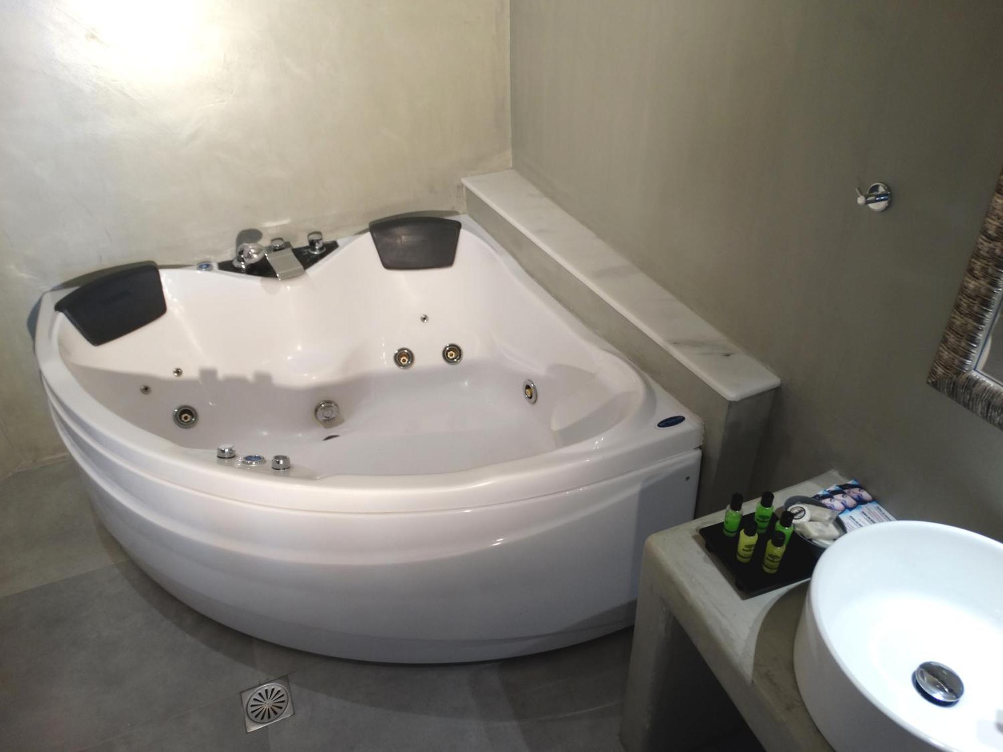 Yposkafo Suites - Studio - Santorini 산토리니 외부 사진